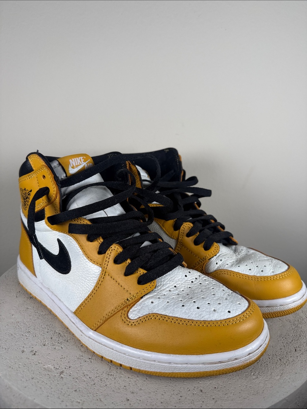 Jordan 1 High OG “Pollen’ (Custom)
